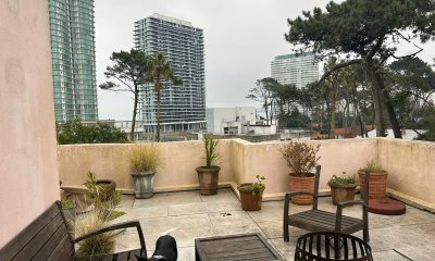 Apartamento en venta, a pocos metros de playa Mansa