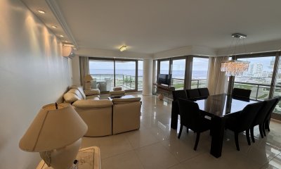 Apartamento en venta de 4 dormitorios en Playa Brava, Punta del Este