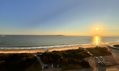 Apartamento en venta de 4 dormitorios en Playa Mansa, Punta del Este