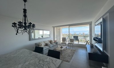 Apartamento de 2 Dormitorios en venta en edificio Yoo
