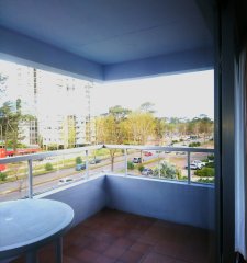 Amplio apartamento, 2 dorm. y 2 baños.