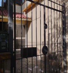 Apartamento tipo casa de dos dormitorios para la venta