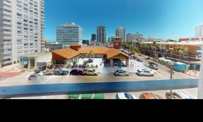 Apartamento de 1 dormitorio y medio en la península. Punta del Este.