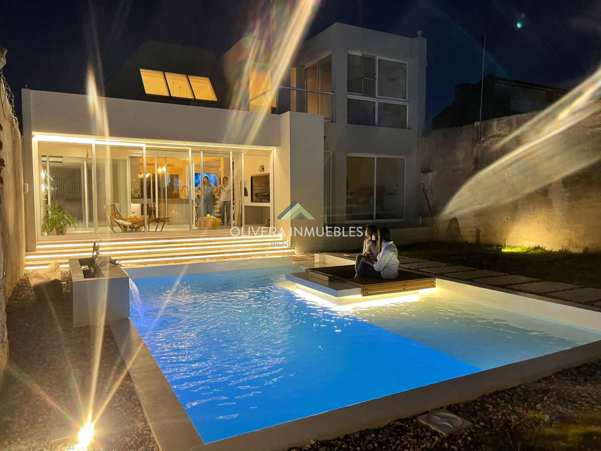 Casa ID.11157 - Exclusiva casa en venta con piscina climatizada,Montevideo