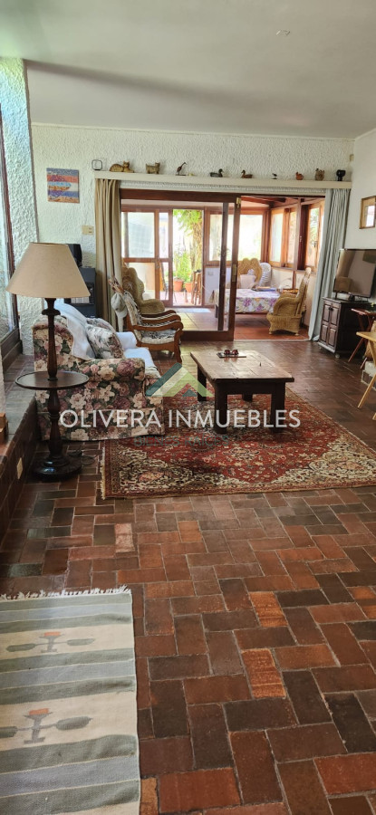 Casa ID.11155 - Casa en alquiler de temporada, zona Cantegril Punta del Este