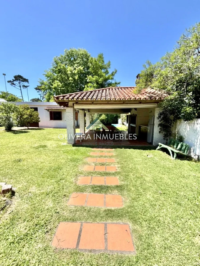 Casa ID.13877 - Chalet en venta, excelente estado en Pinares, Punta del Este