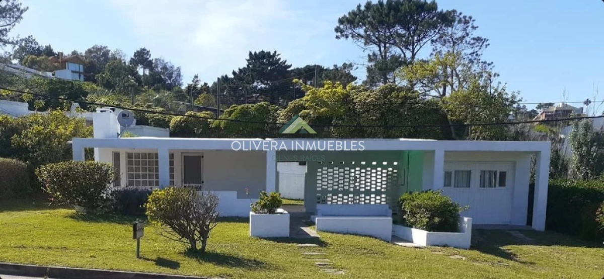 Casa ID.13899 - Alquiler anual a pasos del mar