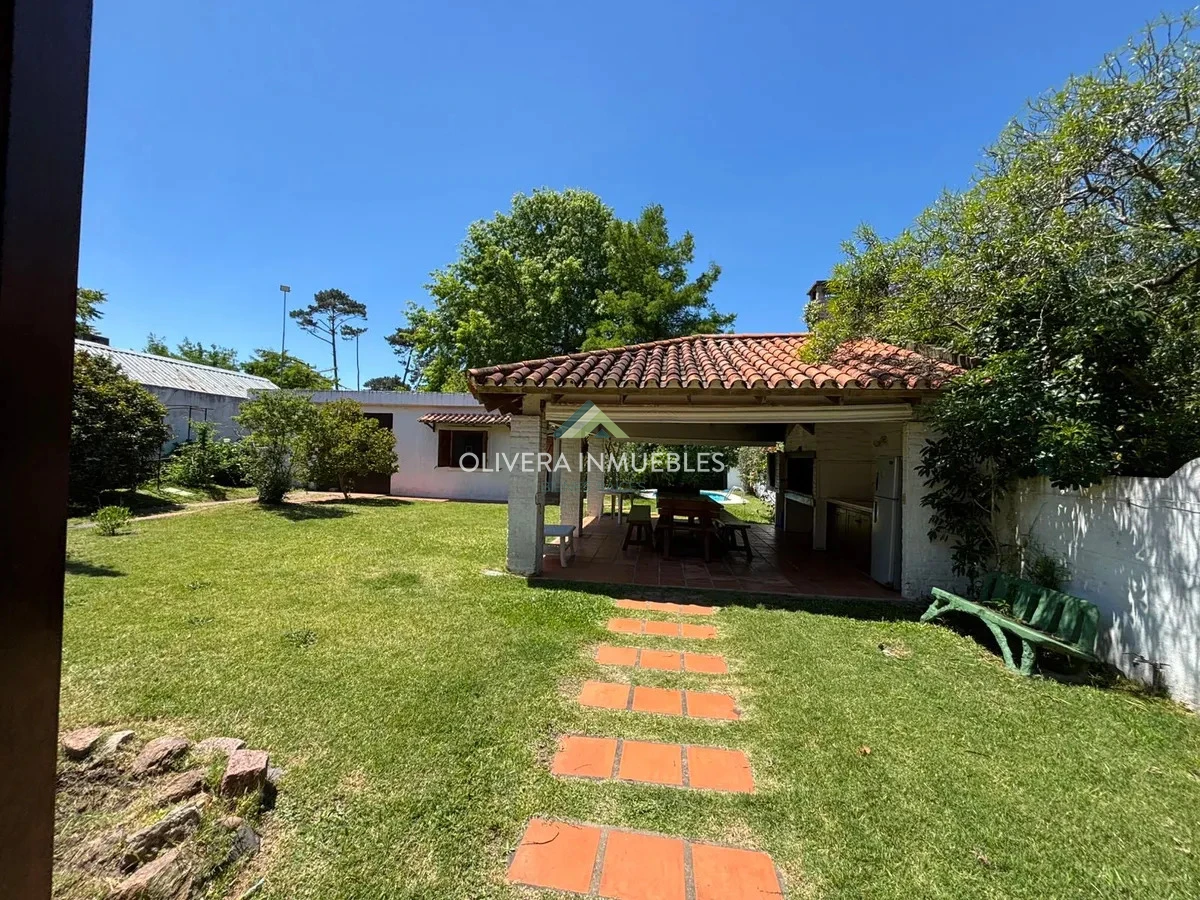 Casa ID.13877 - Chalet en venta, excelente estado en Pinares, Punta del Este