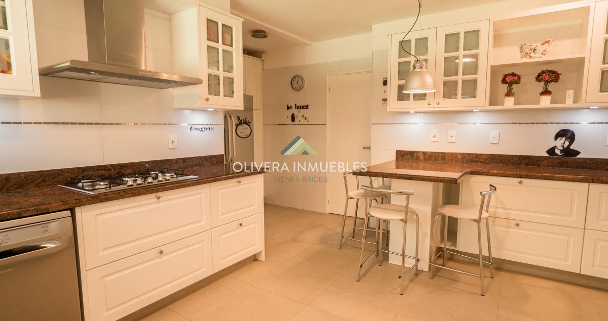 Casa ID.6515 - Chalet en parada 10 de la Mansa