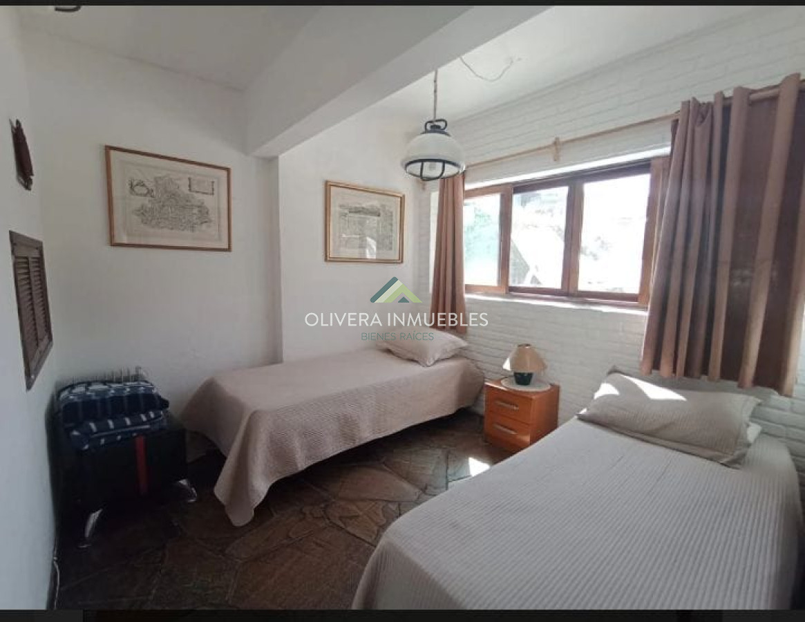 Casa ID.10758 - Casa en venta de 4 dormitorios en Playa Mansa, Punta del Este