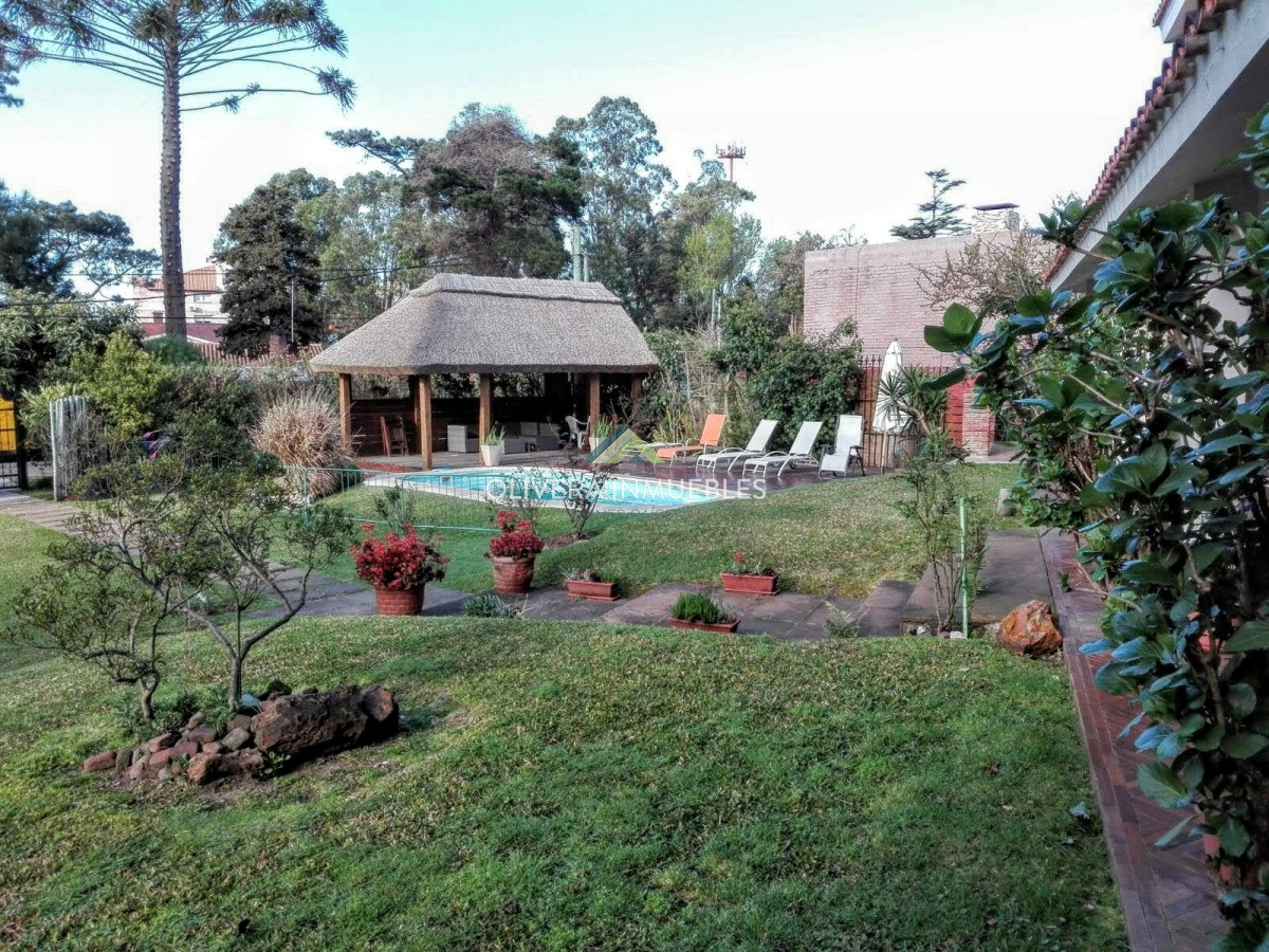 Casa ID.9818 - Casa en venta, 6 dormitorios Punta del Este