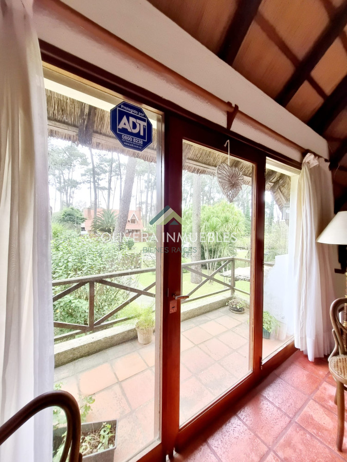 Casa ID.10990 - Alquiler de verano! Casa de 4 dormitorios, 3 baños. Barbacoa abierta, cancha de tennis. Gran jardín!