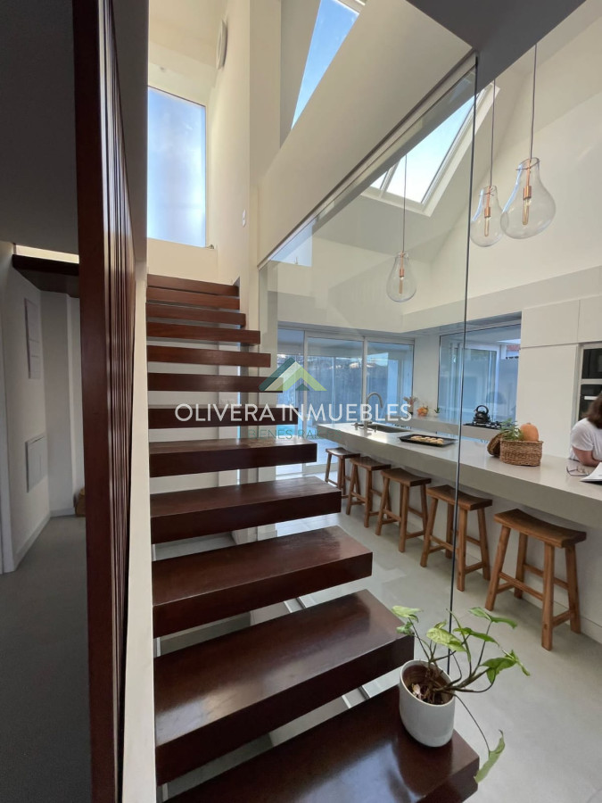 Casa ID.11157 - Exclusiva casa en venta con piscina climatizada,Montevideo
