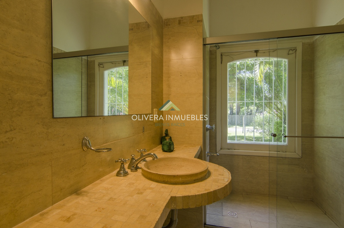 Casa ID.10002 - VENTA DE CASA DE 4 DORMITORIOS EN SAN RAFAEL PUNTA DEL ESTE 