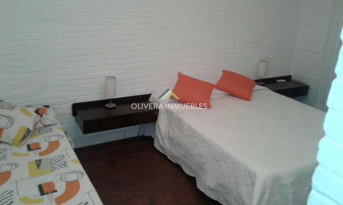 Casa ID.7151 - Alquiler y venta sobre playa mansa. 