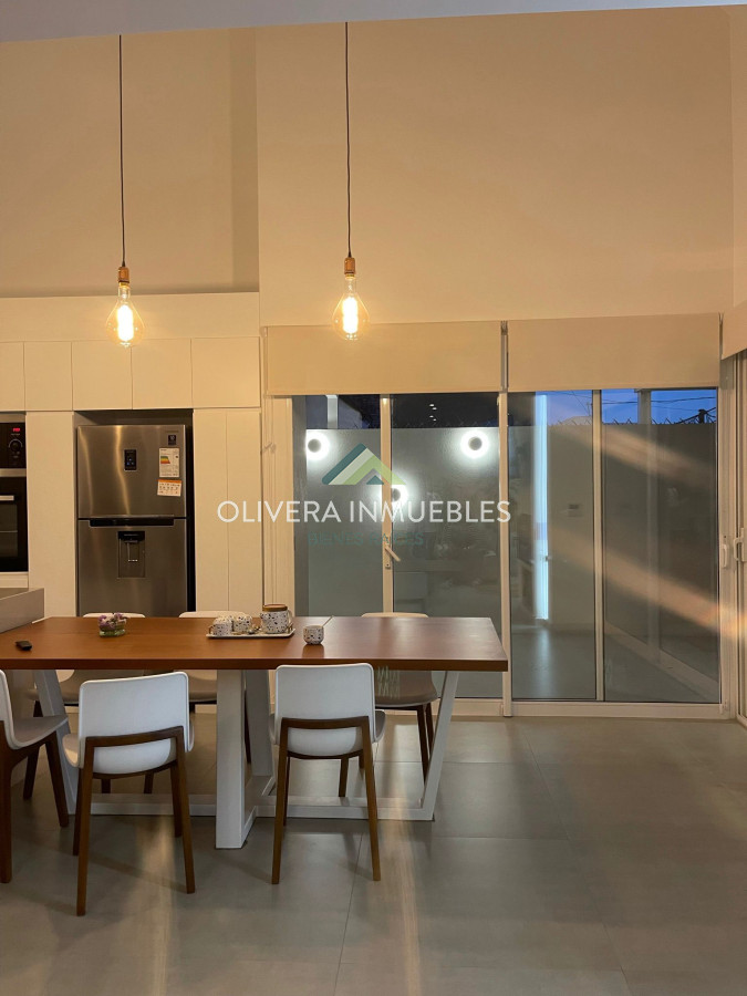 Casa ID.11157 - Exclusiva casa en venta con piscina climatizada,Montevideo