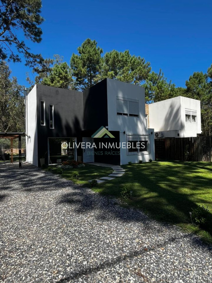 Casa ID.8851 - Casa en alquiler por temporada-Punta del Este