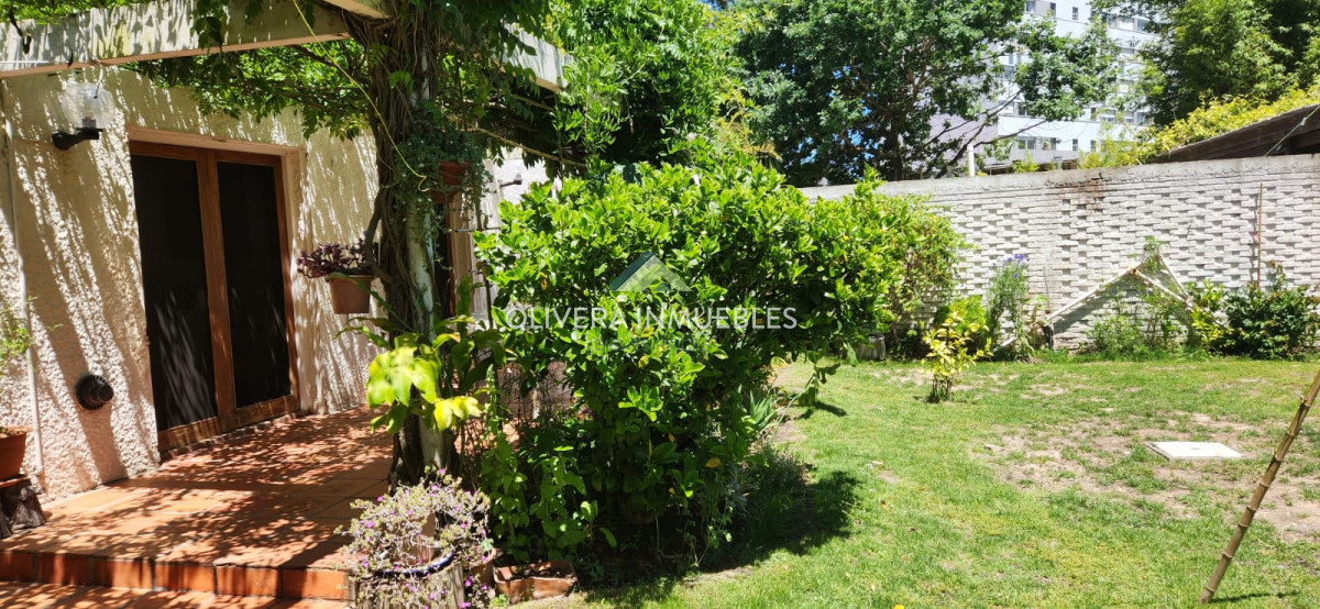 Casa ID.11155 - Casa en alquiler de temporada, zona Cantegril Punta del Este