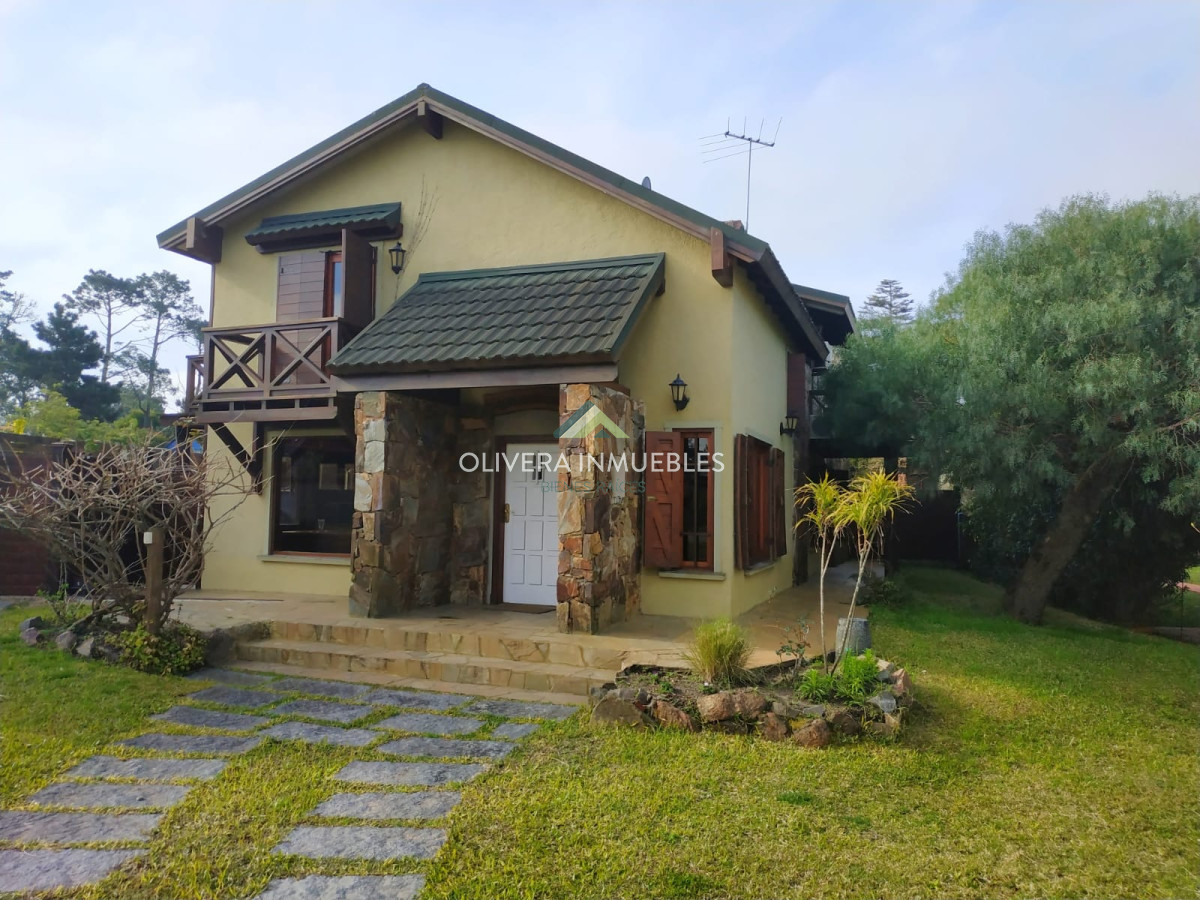 Casa ID.4035 - Casa a metros del mar ALQUILER anual y temporal.