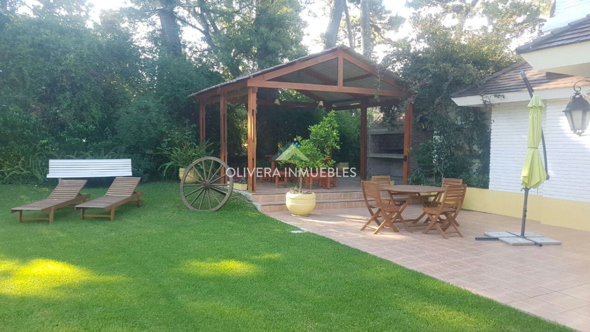 Casa ID.5745 - Hermosa casa en venta y alquiler temporal. 