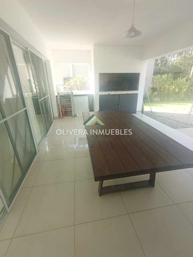 Casa ID.13760 - Hermosa casa en venta, Solanas country-Punta del Este