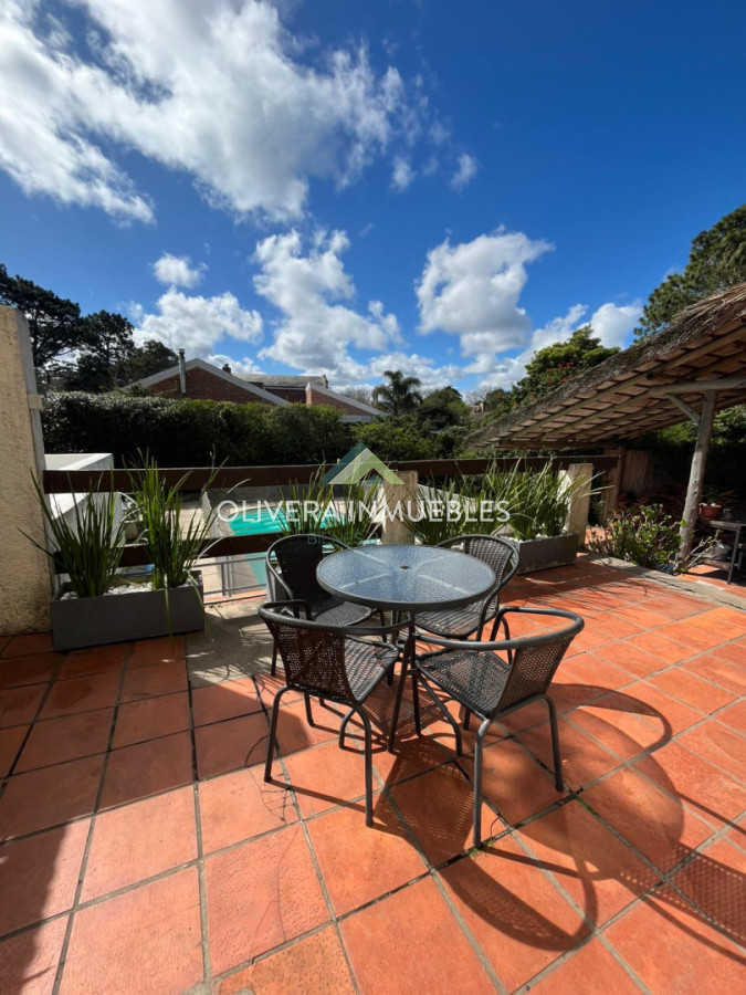 Casa ID.13856 - Hermosa casa con piscina en alquiler de temporada, Mansa Punta del Este