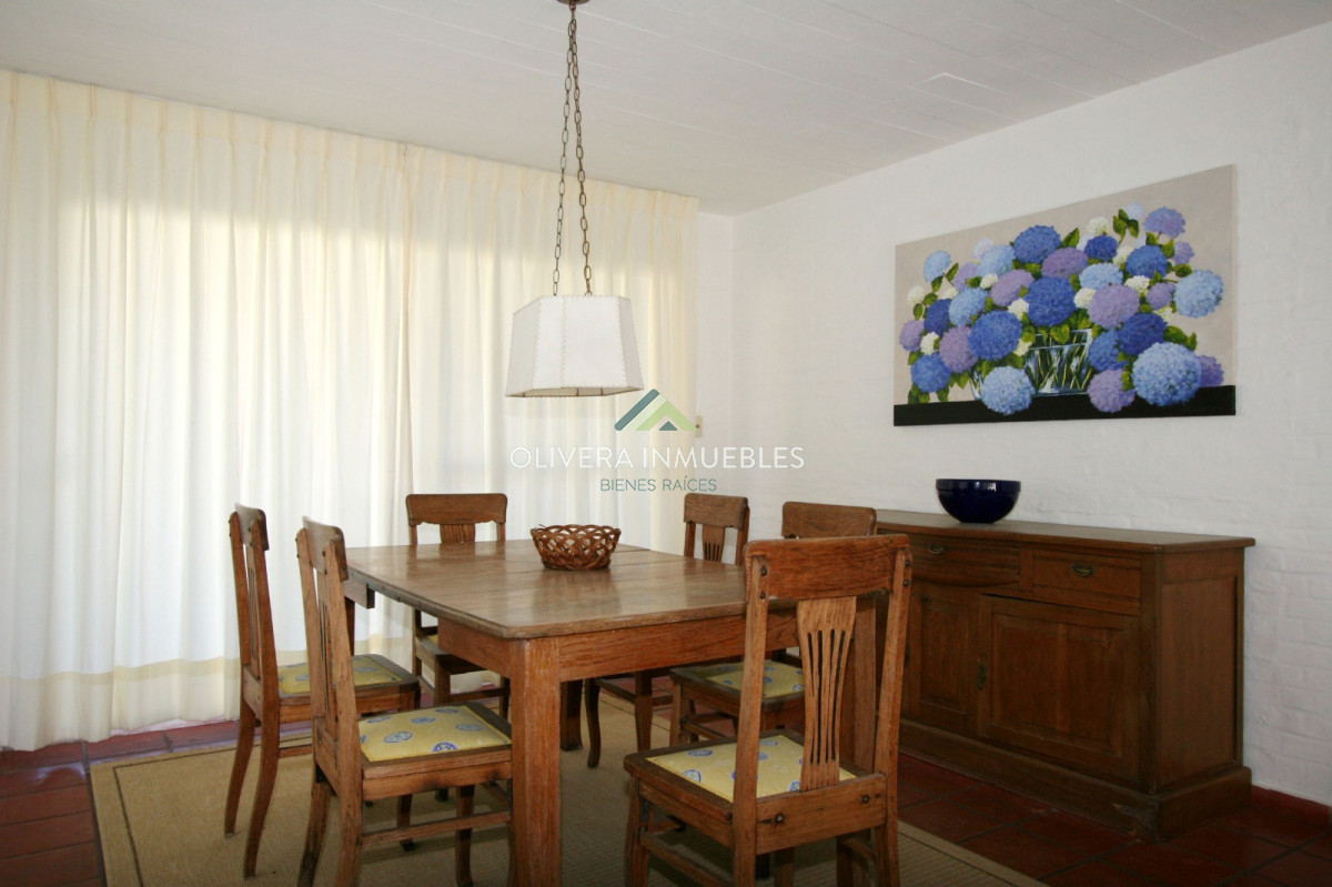 Casa ID.5608 - Alquiler en La Barra
