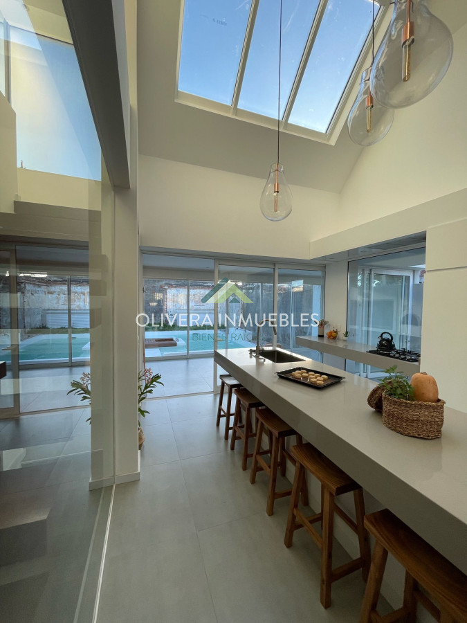 Casa ID.11157 - Exclusiva casa en venta con piscina climatizada,Montevideo