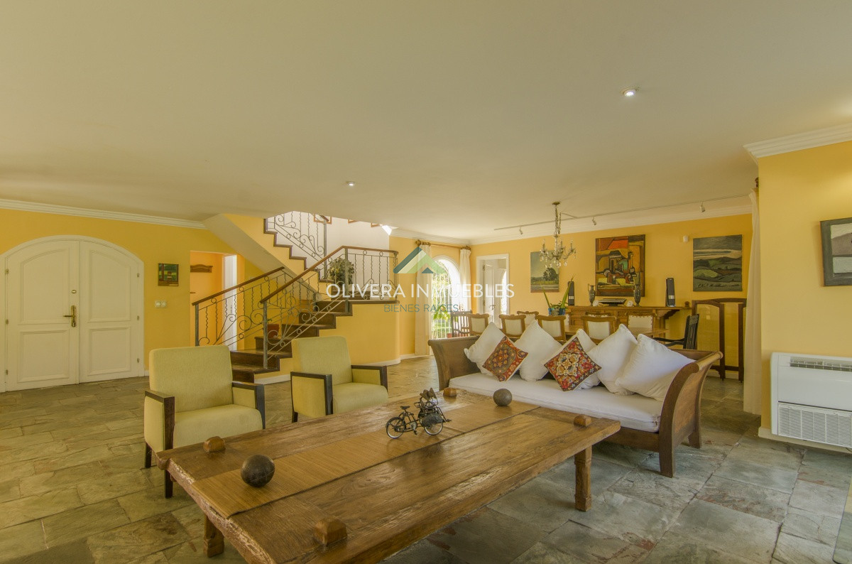 Casa ID.10002 - VENTA DE CASA DE 4 DORMITORIOS EN SAN RAFAEL PUNTA DEL ESTE 