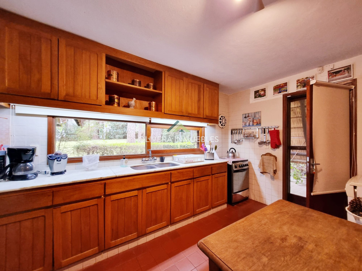 Casa ID.10990 - Alquiler de verano! Casa de 4 dormitorios, 3 baños. Barbacoa abierta, cancha de tennis. Gran jardín!