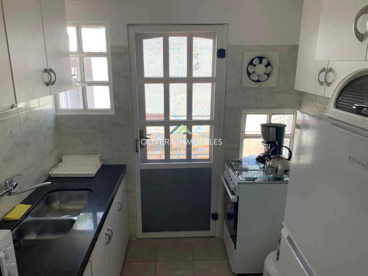 Casa ID.13899 - Alquiler anual a pasos del mar