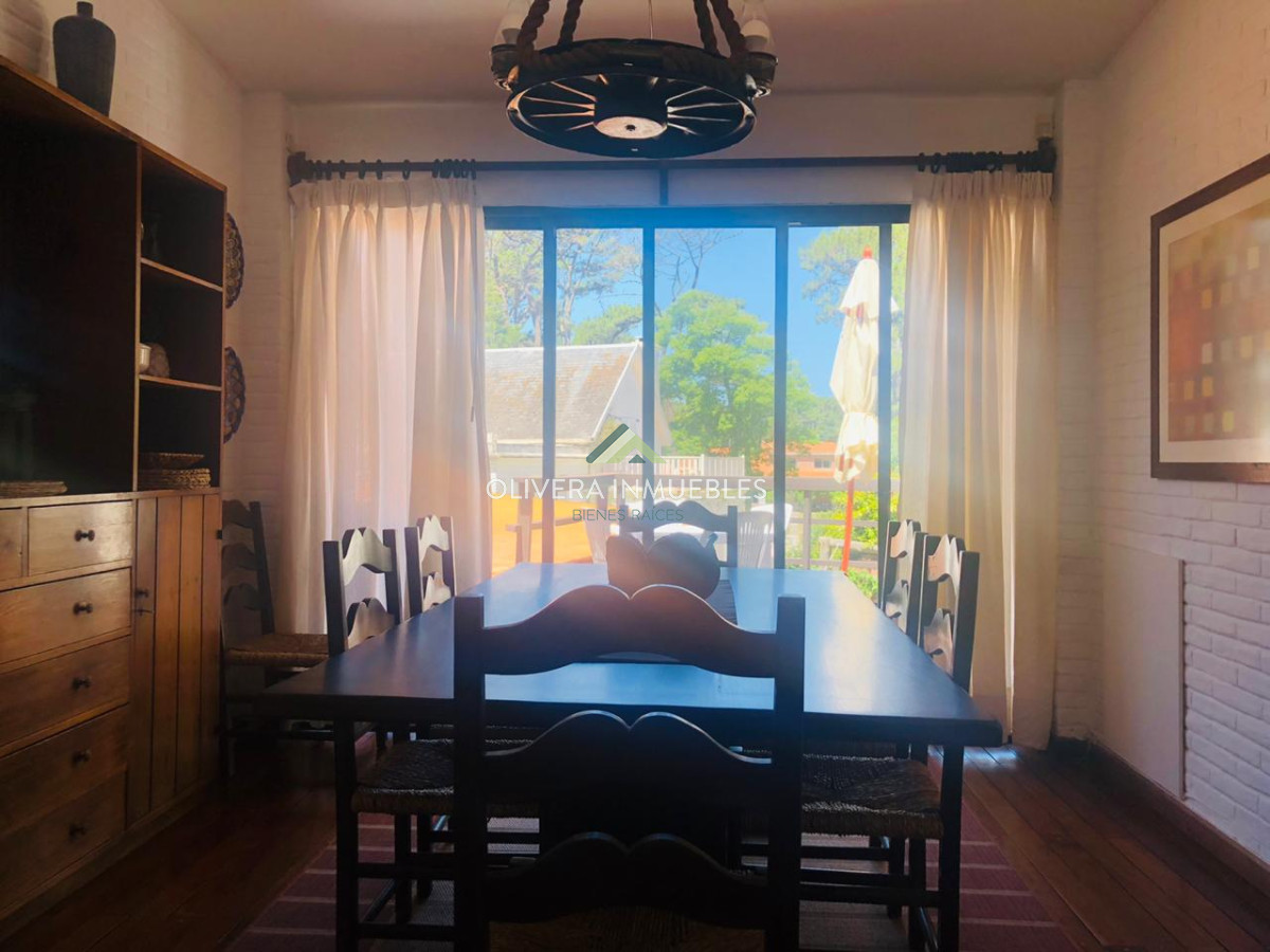 Casa ID.7461 - Casa de 5 dormitorios más servicio en alquiler temporada.