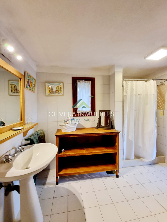Casa ID.10990 - Alquiler de verano! Casa de 4 dormitorios, 3 baños. Barbacoa abierta, cancha de tennis. Gran jardín!