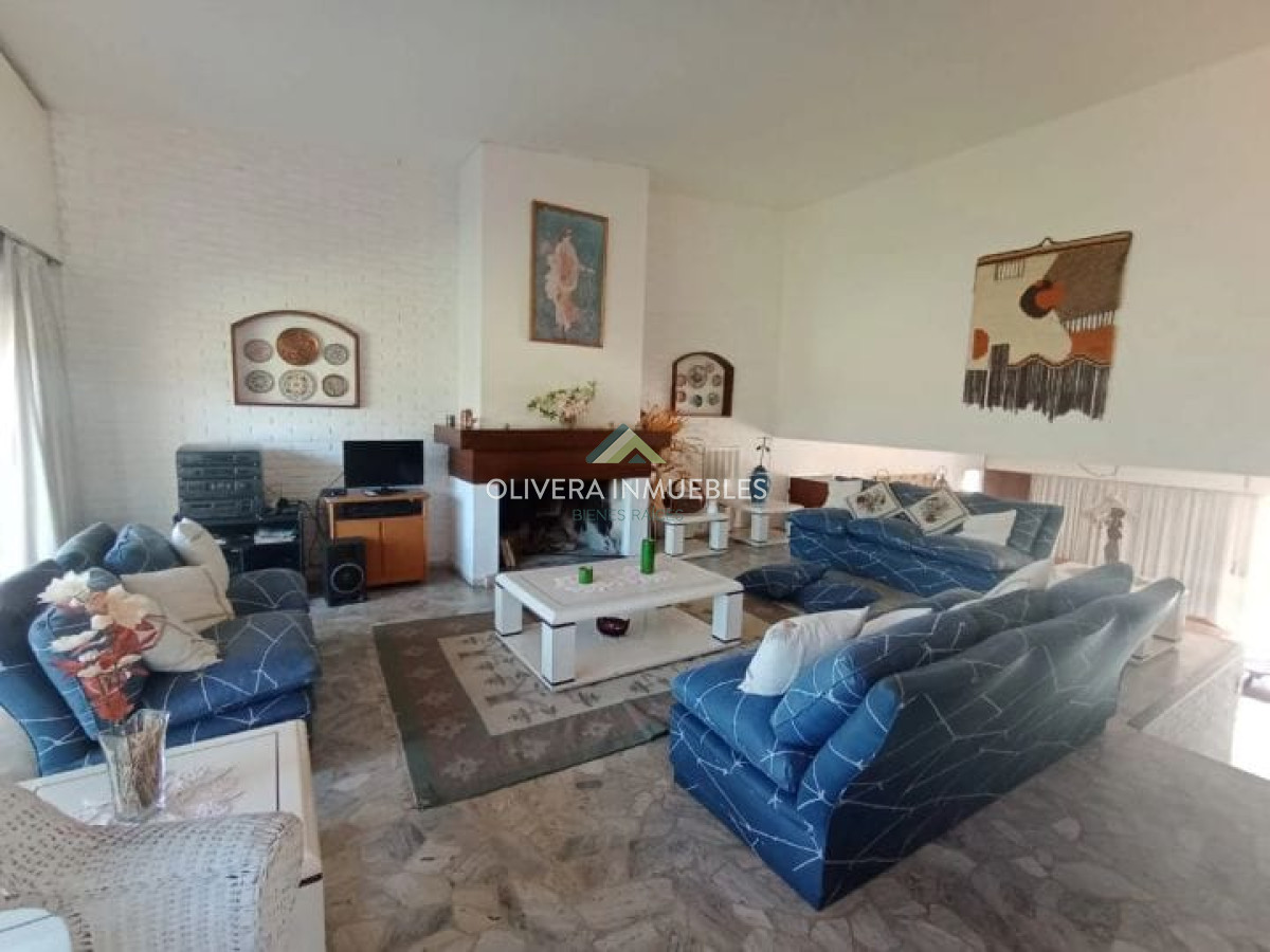 Casa ID.10758 - Casa en venta de 4 dormitorios en Playa Mansa, Punta del Este