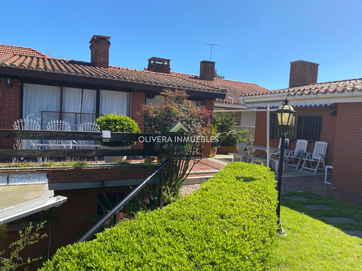 Casa ID.12732 - CHALET EN VENTA 3 DOR Y DEPENDENCIA EN PLAYA MANSA (PUNTA DEL ESTE)