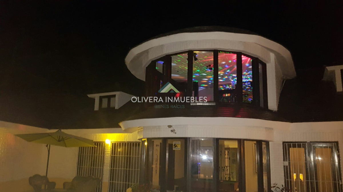 Casa ID.5745 - Hermosa casa en venta y alquiler temporal. 