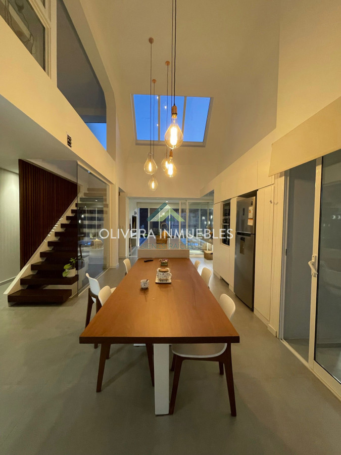 Casa ID.11157 - Exclusiva casa en venta con piscina climatizada,Montevideo