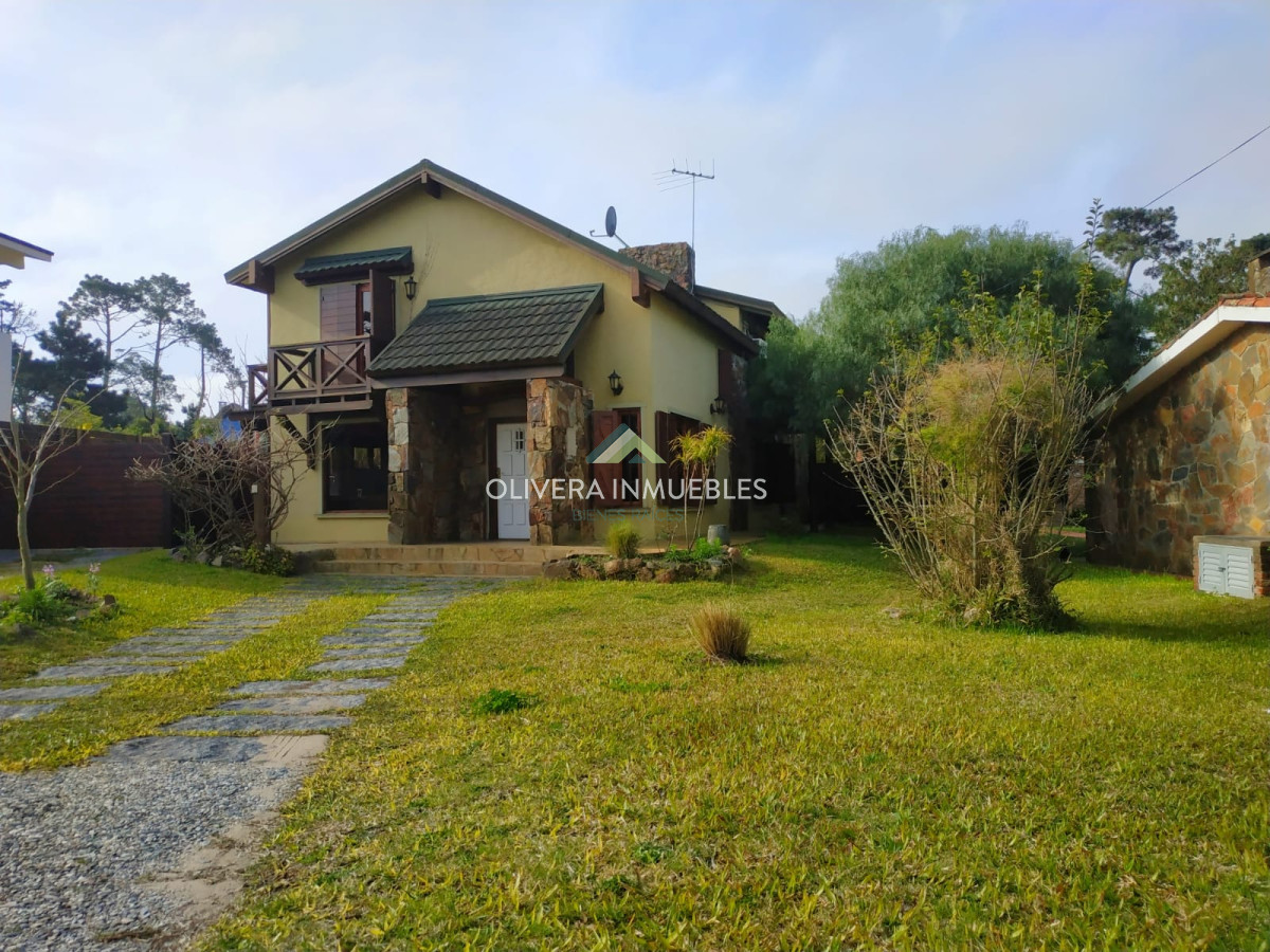Casa ID.4035 - Casa a metros del mar ALQUILER anual y temporal.