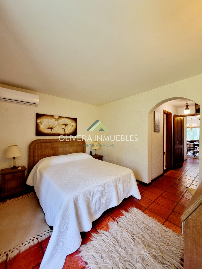 Casa ID.10990 - Alquiler de verano! Casa de 4 dormitorios, 3 baños. Barbacoa abierta, cancha de tennis. Gran jardín!