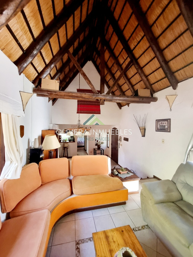 Casa ID.10932 - Casa de 4 dormitorios y 3 baños. Venta y alquiler de temporada. Pinares