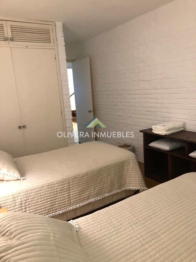 Casa ID.11191 - Casa en playa mansa 4 dormitorios con piscina climatizada Punta del Este 