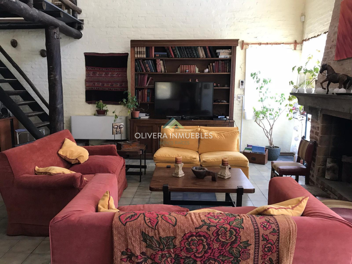 Casa ID.4062 - Casa en El Tesoro VENTA y ALQUILER