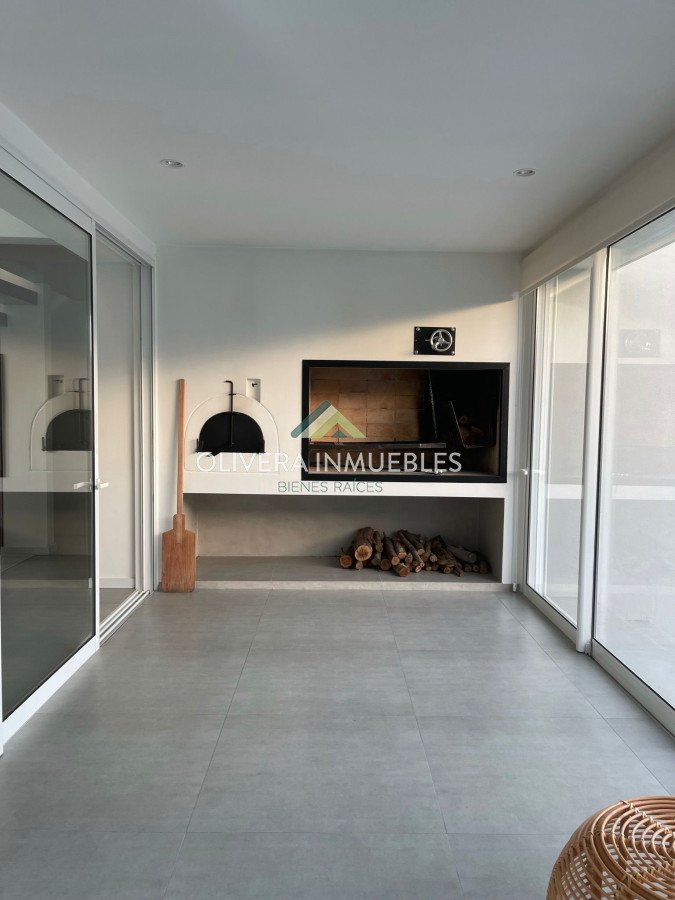 Casa ID.11157 - Exclusiva casa en venta con piscina climatizada,Montevideo