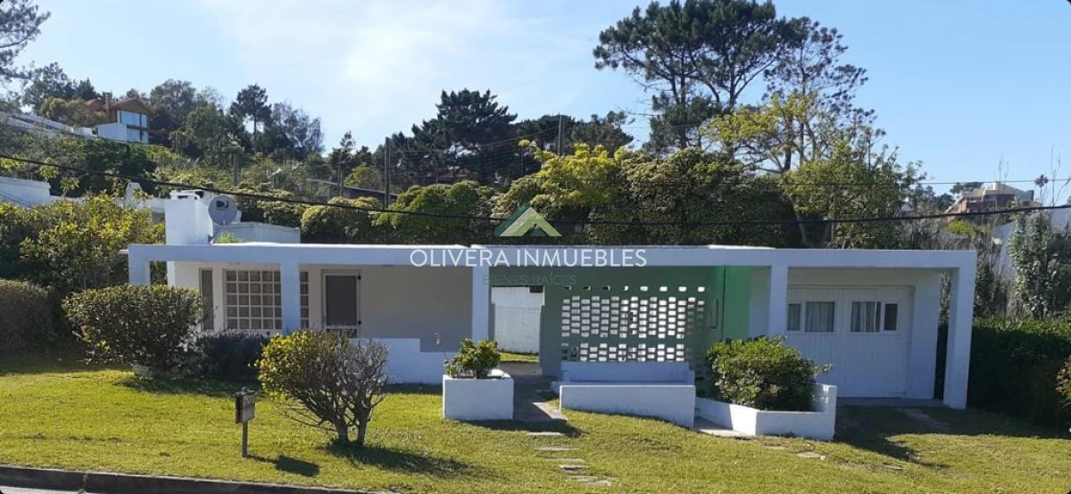 Casa ID.13899 - Alquiler anual a pasos del mar