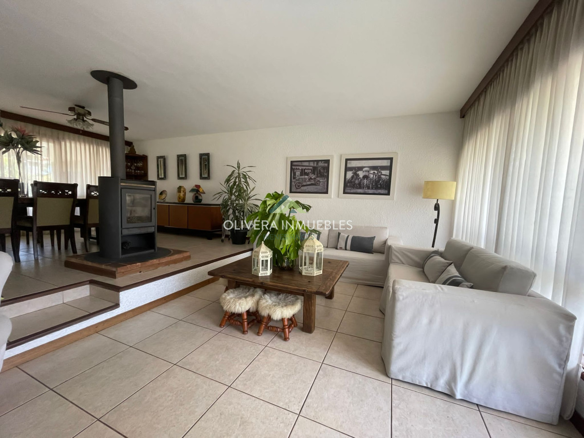 Casa ID.11191 - Casa en playa mansa 4 dormitorios con piscina climatizada Punta del Este 