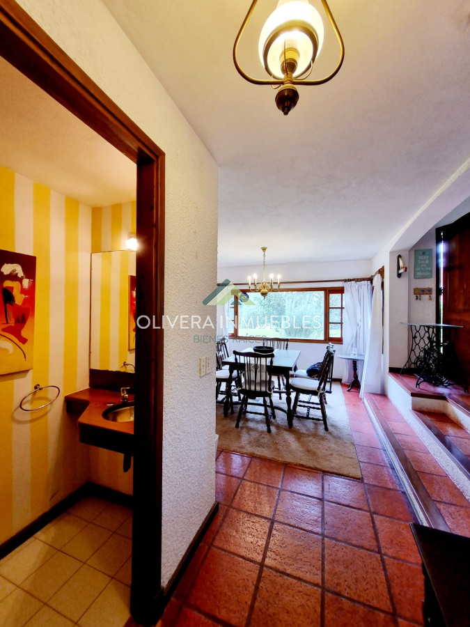 Casa ID.10990 - Alquiler de verano! Casa de 4 dormitorios, 3 baños. Barbacoa abierta, cancha de tennis. Gran jardín!