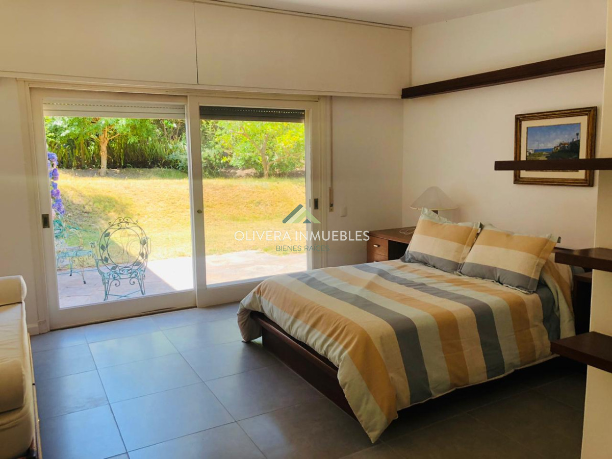 Casa ID.7461 - Casa de 5 dormitorios más servicio en alquiler temporada.