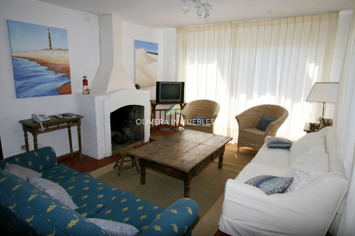 Casa ID.5608 - Alquiler en La Barra
