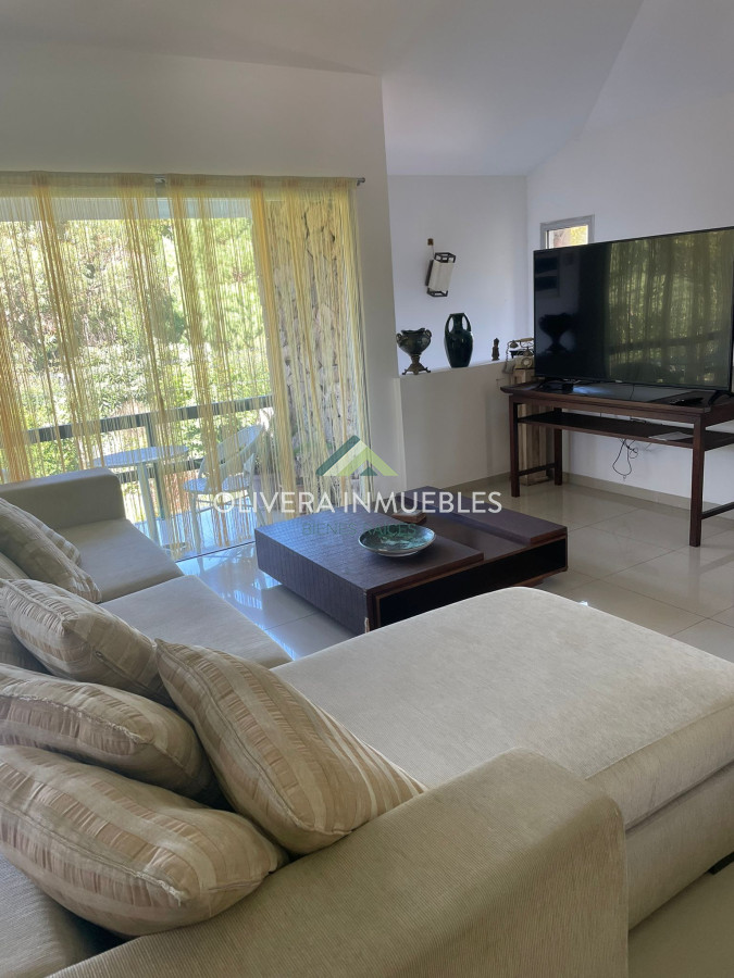 Casa ID.9818 - Casa en venta, 6 dormitorios Punta del Este