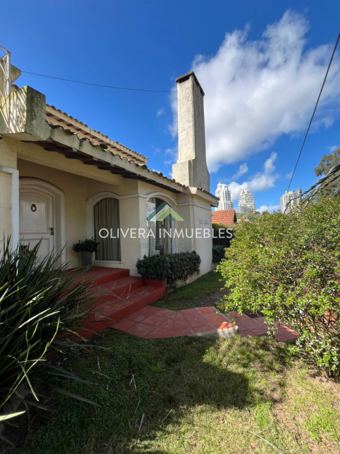 Casa ID.13856 - Hermosa casa con piscina en alquiler de temporada, Mansa Punta del Este
